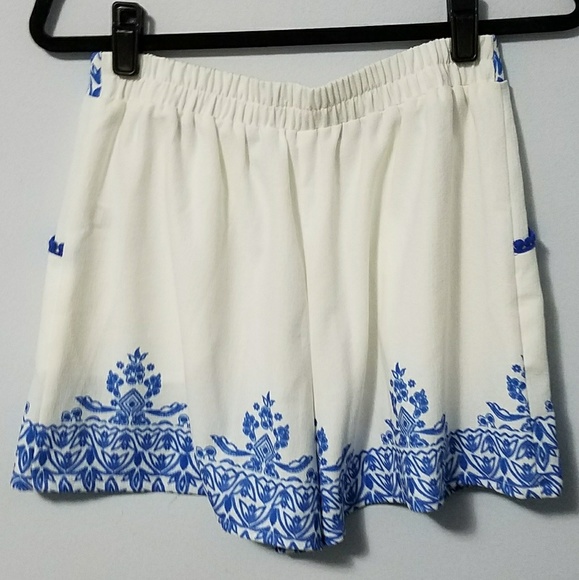 Beautiful Xhilaration printed dressy shorts, sz S - Picture 5 of 6